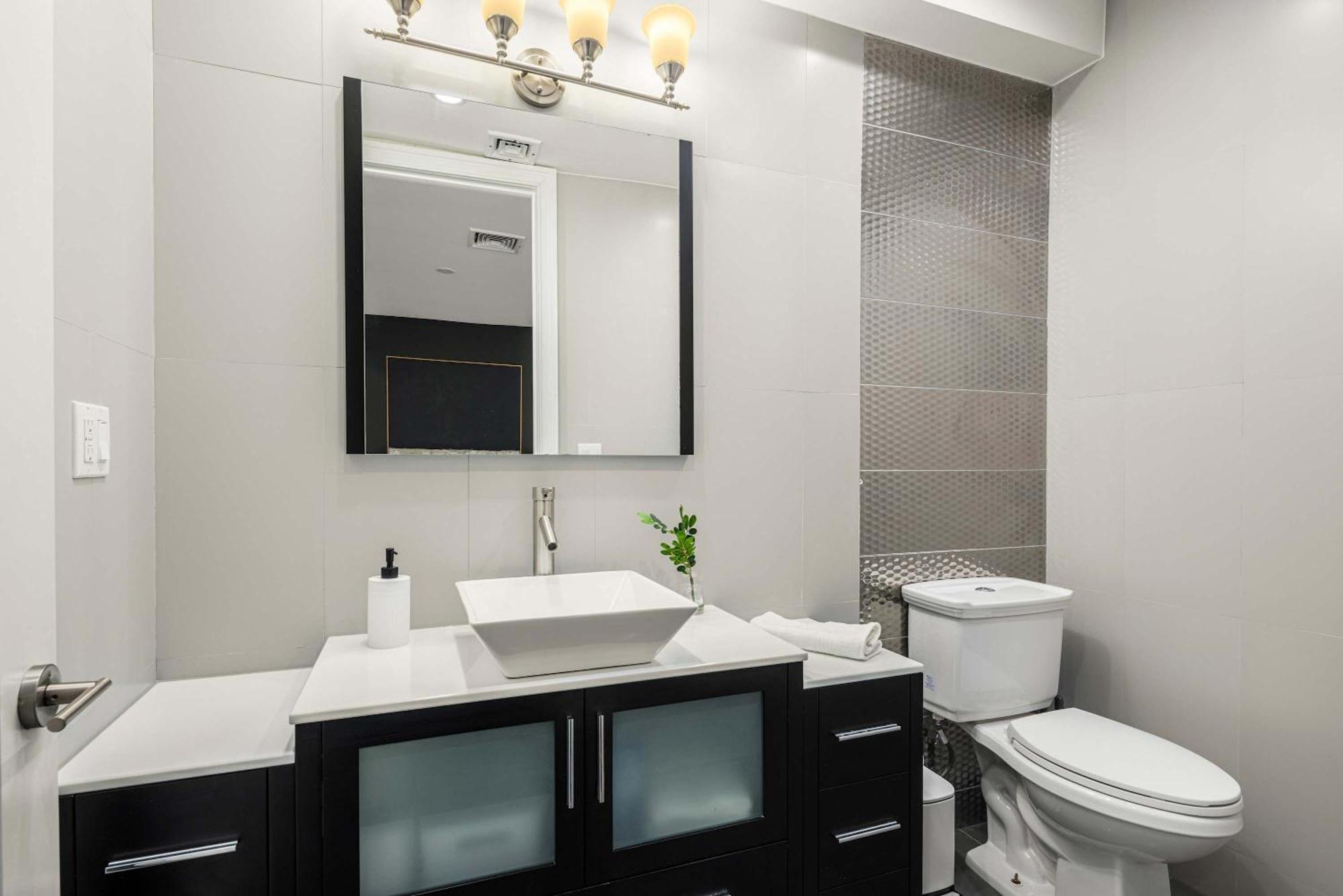 Luxe Harlem Retreat 3br Designer W Parking Apartamento